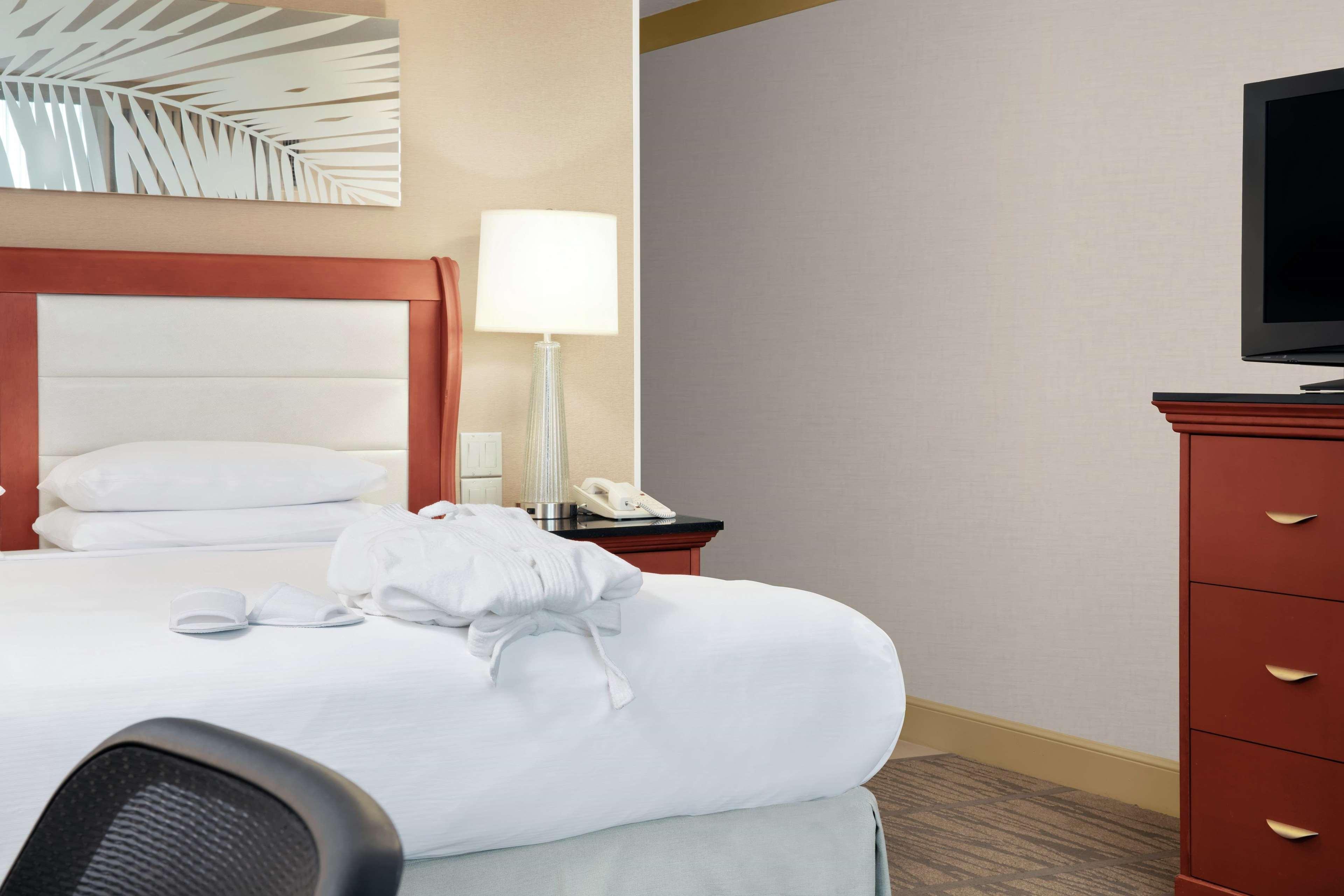 Doubletree By Hilton Hotel Miami Airport & Convention Center Miami Springs Eksteriør bilde